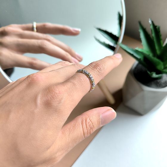 Срібна каблучка з фіанітами