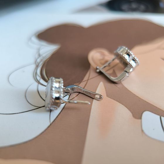 Silver earrings with mother-of-pearl