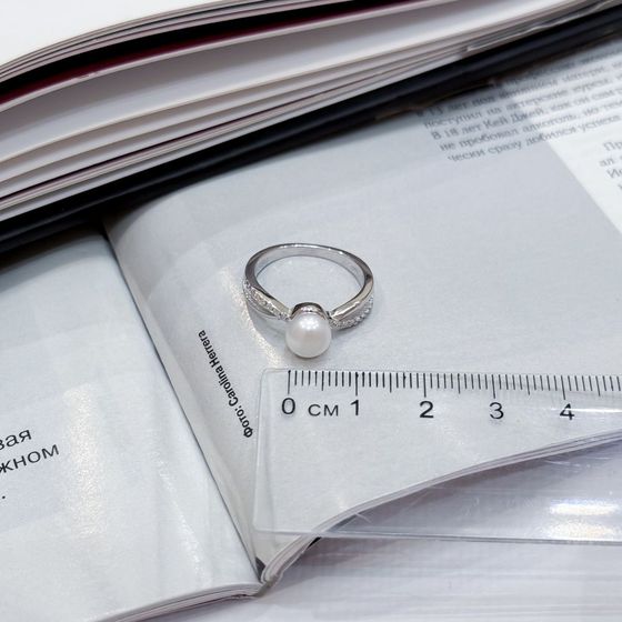 Срібна каблучка з перлами, фіанітами