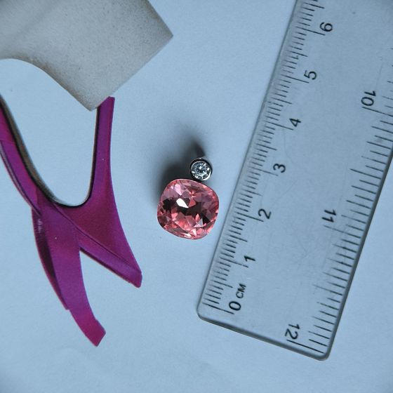 Silver pendant with phianites
