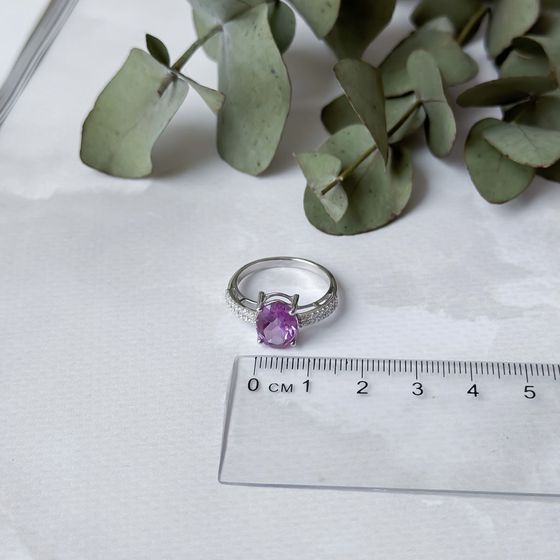 Silver ring with a 3.667-carat alexandrite