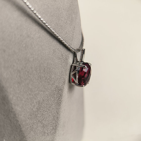 Silver pendant with nano garnet 2.188ct