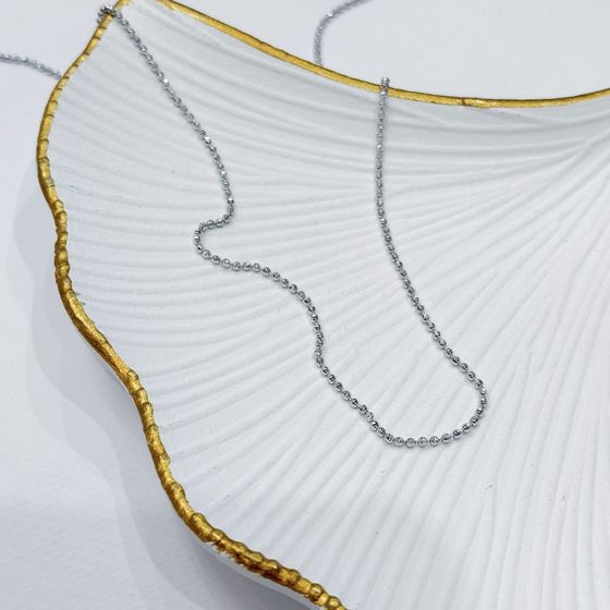 Silver chain without stones