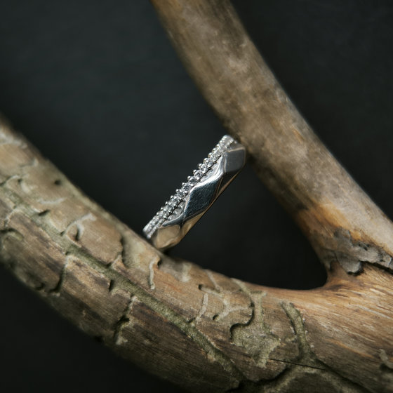 Срібна каблучка з фіанітами 0.35ct