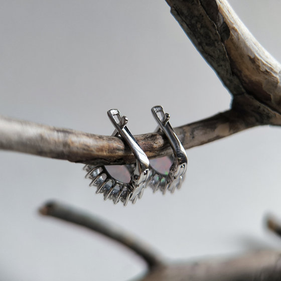 Серебряные серьги с опалом, фианитами