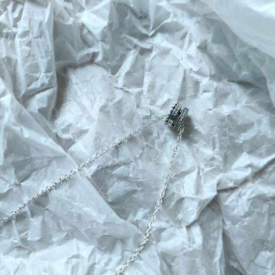 Silver necklace with phianites