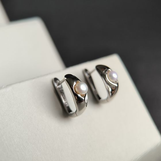 Срібні сережки з перлами