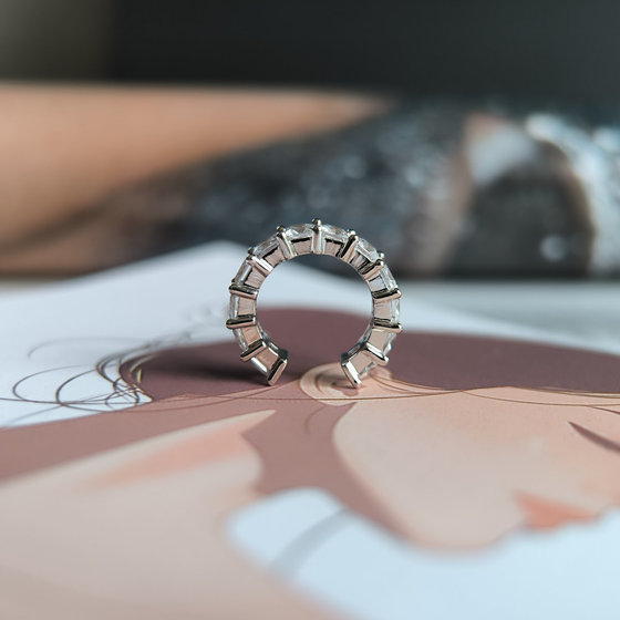 Silver earrings with cubic zirconia