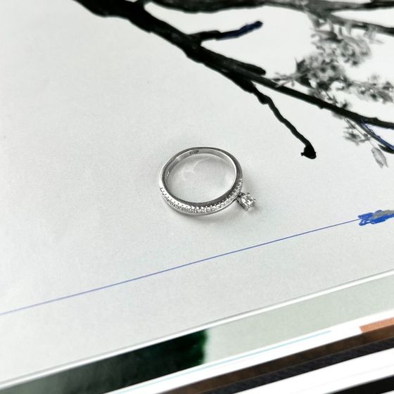 Серебряное кольцо с фианитами