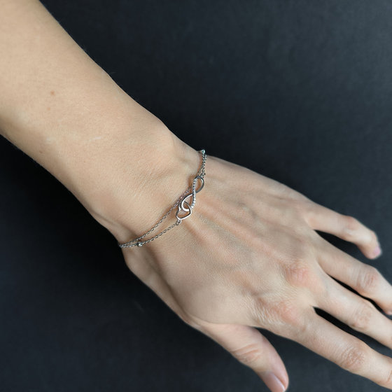 Silver bracelet with cubic zirconia