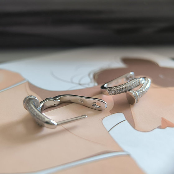 Срібні сережки з фіанітами