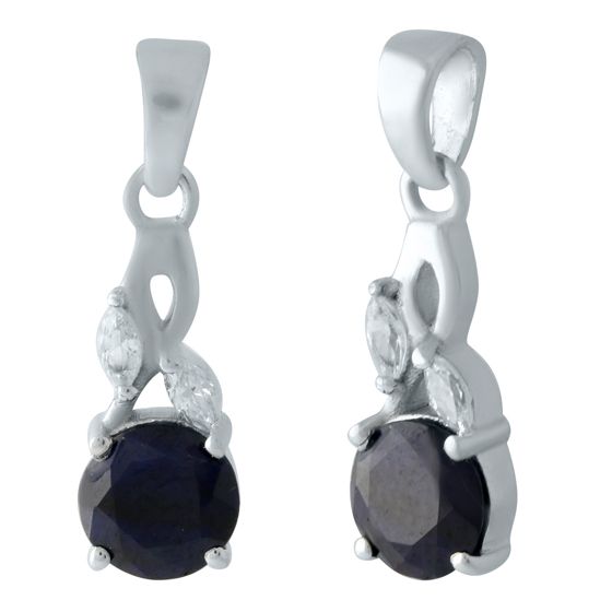 Silver pendant with a 2.015-carat sapphire