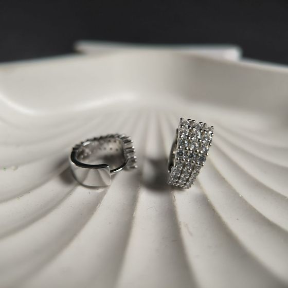 Срібні сережки з фіанітами