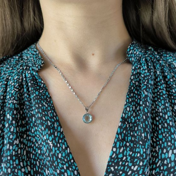 Silver pendant with phianites
