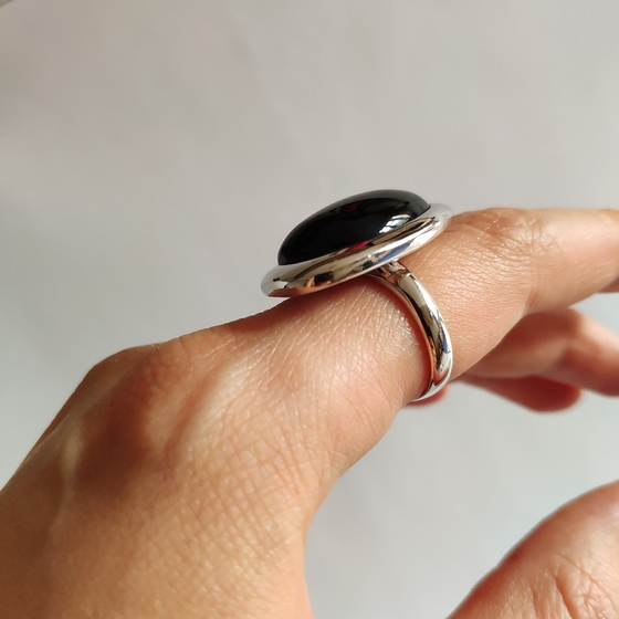 Серебряное кольцо с ониксом 15.267ct