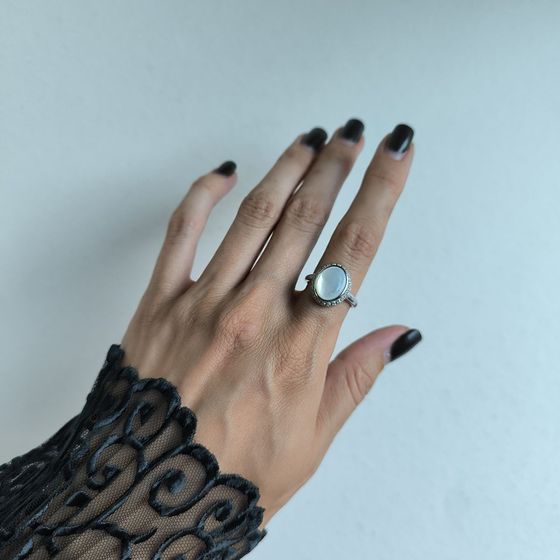 Silver ring with mother-of-pearl, phyanites