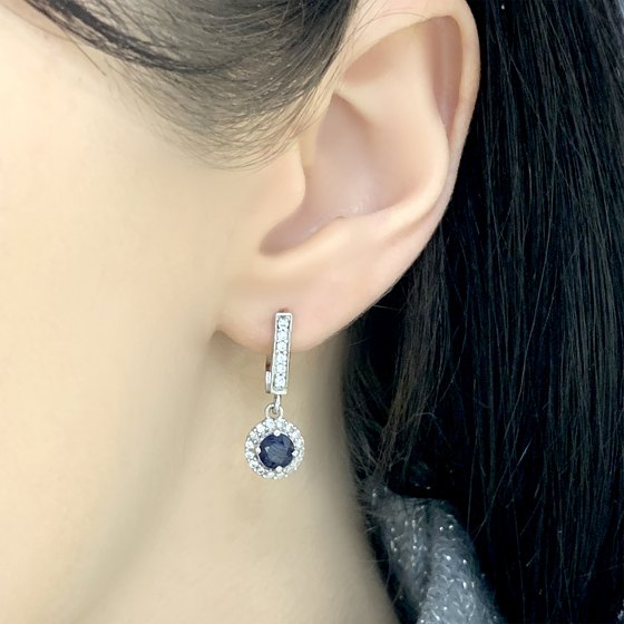 Silver Earrings with a 1.966-carat Sapphire