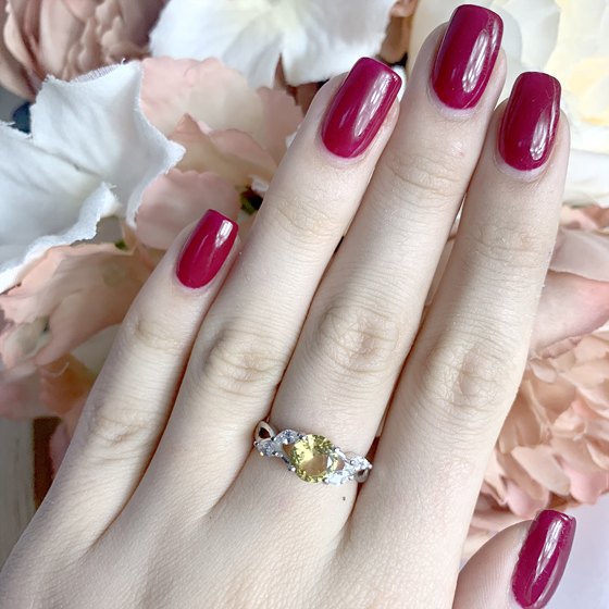 Silver ring with a 1.668 ct nano citrine