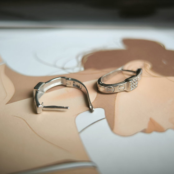 Silver earrings with cubic zirconia