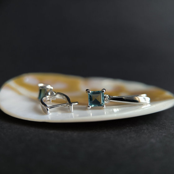 Срібні сережки з топазом Лондон Блю 1.267ct