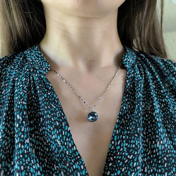 Silver pendant with phianites