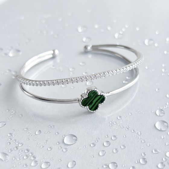 Silver bracelet with malachite