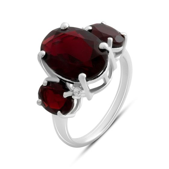 Серебряное кольцо с гранатом 6.898ct