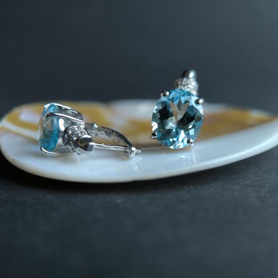 Серебряные серьги с топазом 11.672ct