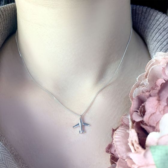 Silver necklace without stones