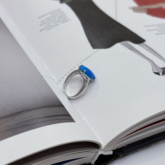 Silver ring with a 2.181-carat opal