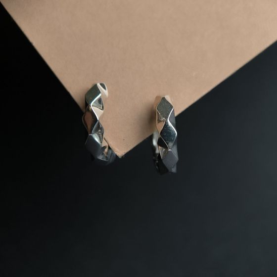 Срібні сережки без каменів