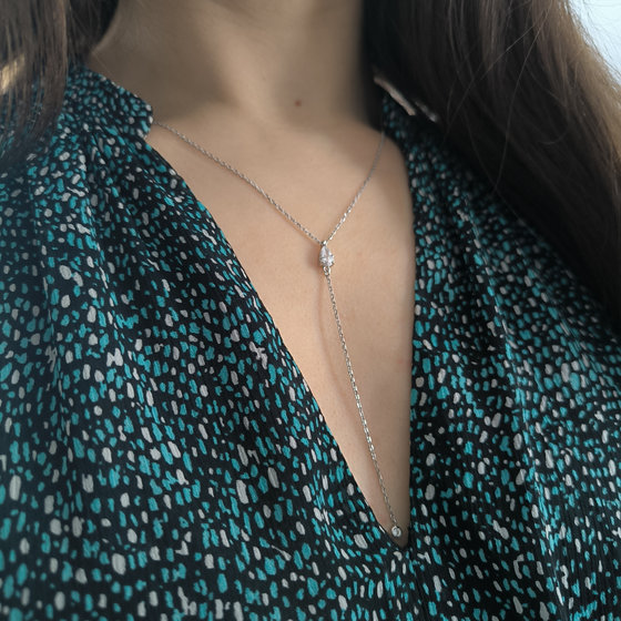 Silver necklace with phianites