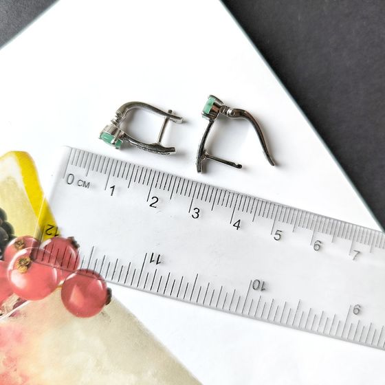 Срібні сережки зі смарагдом 1,192 карата та фіанітами