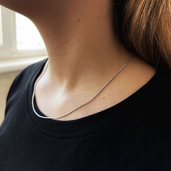 Silver chain without stones