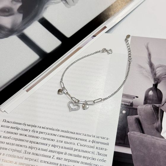 Silver bracelet with phianites