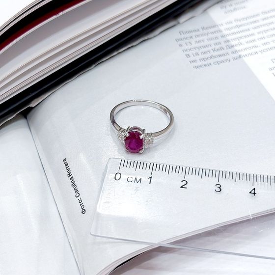 Срібна каблучка з рубіном 1.92ct, фіанітами