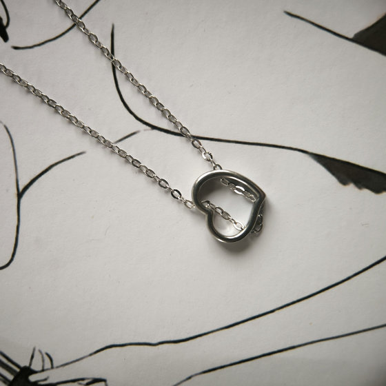 Silver necklace without stones