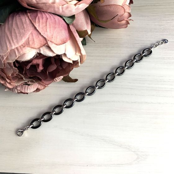 Silver bracelet with ceramics