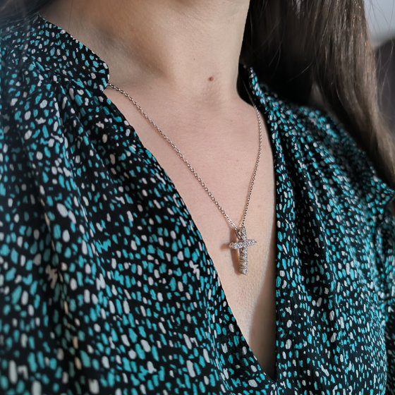 Silver necklace with cubic zirconia