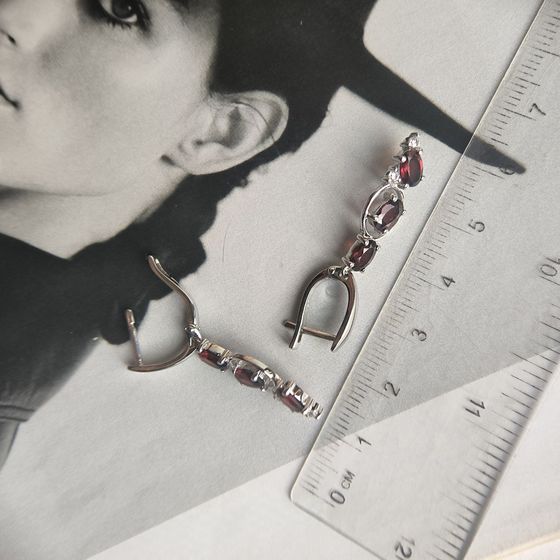 Серебряные серьги с гранатом 3.442ct