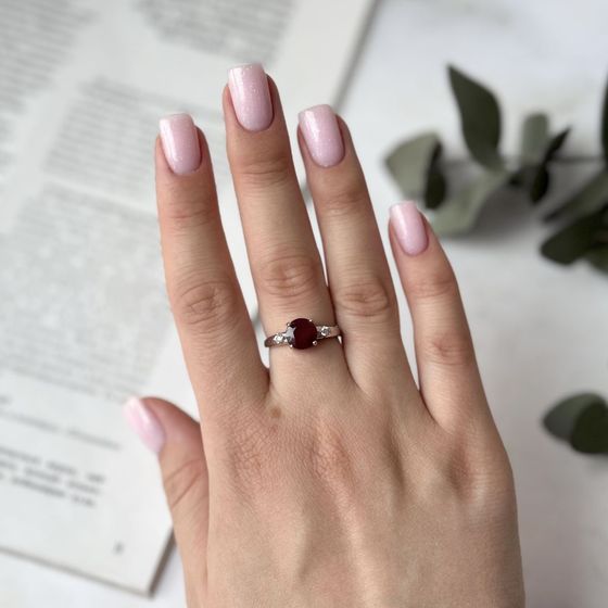 Silver ring with a 2.963ct ruby and cubic zirconia