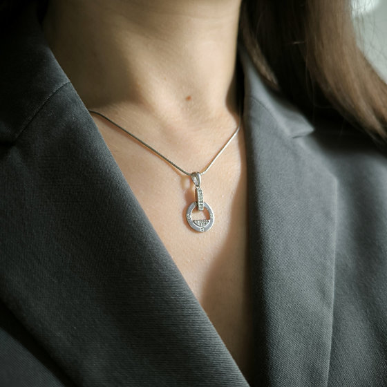 Серебряная подвеска с фианитами