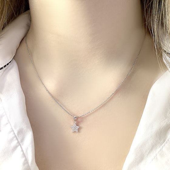 Срібна підвіска з фіанітами