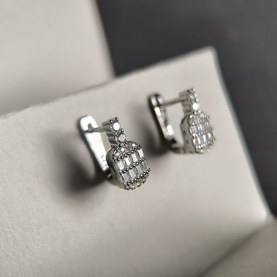 Срібні сережки з фіанітами