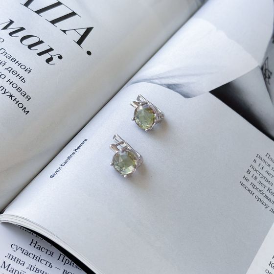 Silver ring with sultanite