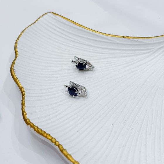 Silver earrings with sapphire 3.253ct