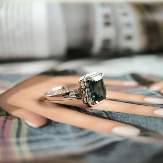 Серебряное кольцо с топазом Лондон Блю 1.824ct