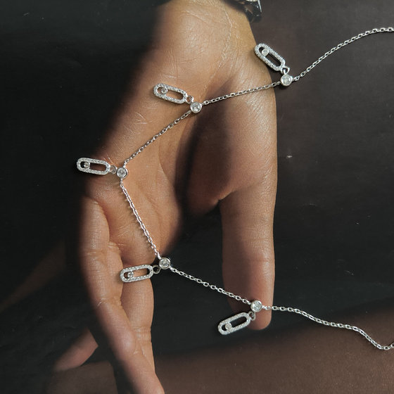 Silver necklace with cubic zirconia