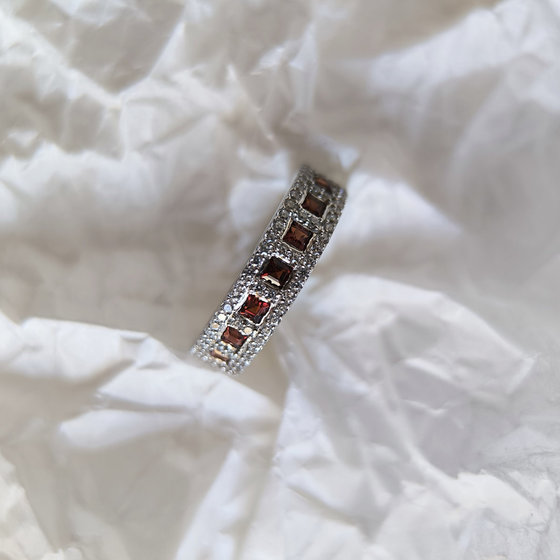 Срібне кільце з гранатом 1.503ct