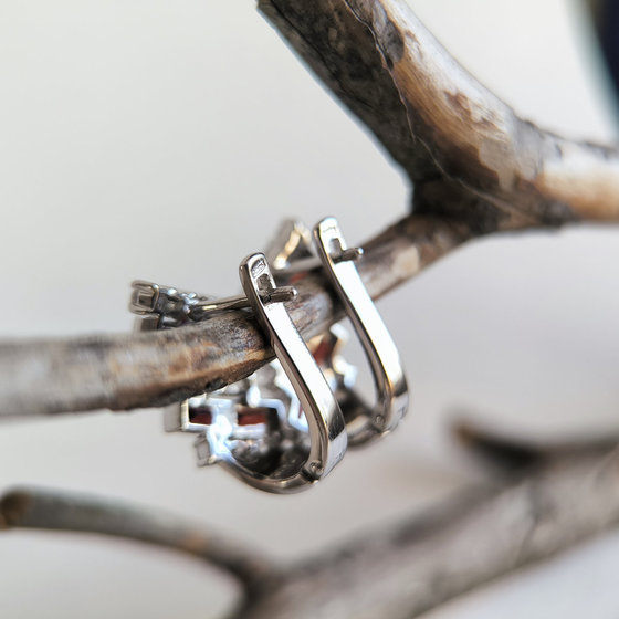 Срібні сережки з гранатом 6,25 карата